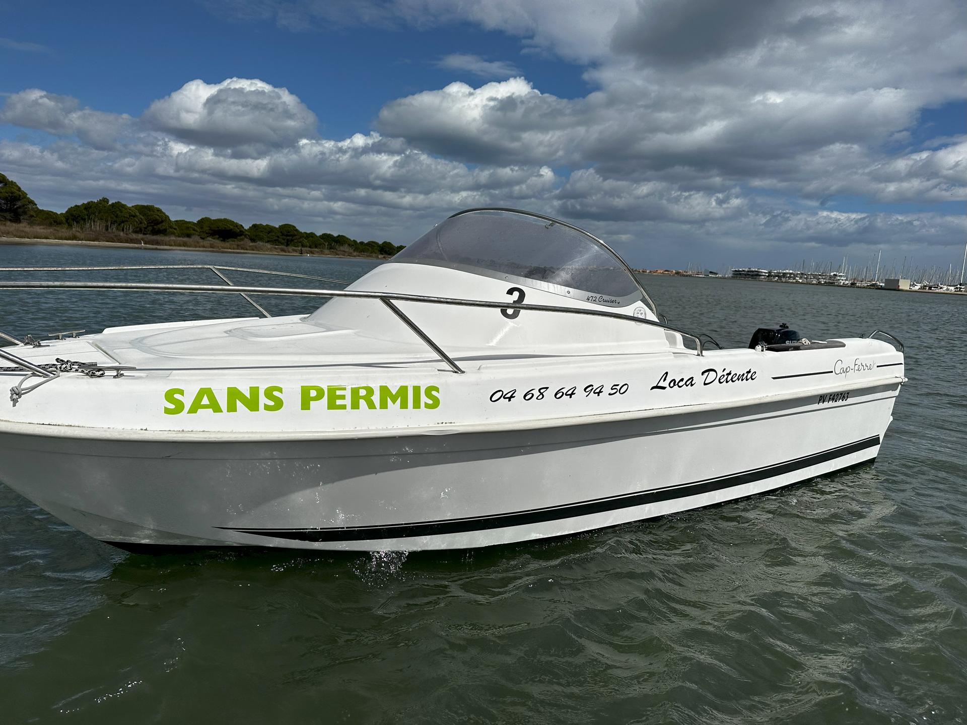 slider 0 B2 Marine Cap Ferret 452 Cabin Cruiser